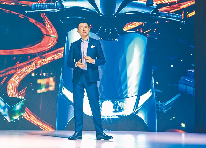 光阳董事长柯胜峯表示，KYMCO专注于「最得我心」品牌理念的落实，KYMCO Ionex从人性出发，全面布局电动绿能新时代。（粘耿豪摄）