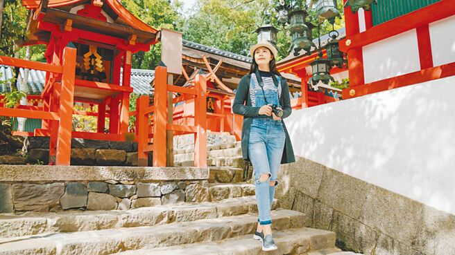 日本恢復台人旅游自由行免签证，每日入境人数无上限，国际连锁品牌Budget百捷租车在日本32个都道府县拥有118个服务据点，看好国人赴日旅行自驾游商机，即日起推出日本租车优惠（见图），北海道、福冈、熊本、冲绳等9个县25个租车站点享65折优惠。（百捷租车提供）