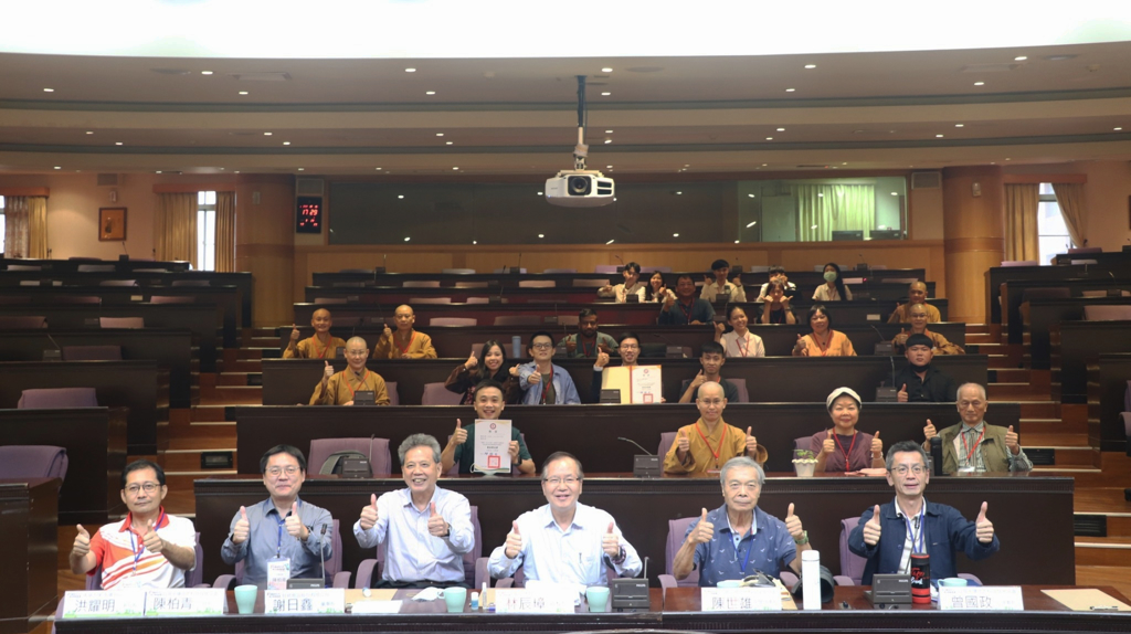 南華大學舉辦首屆氣候變遷創意競賽，全體大合照。(照片/南華大學提供)