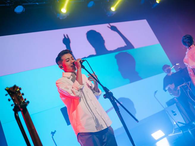 曾静玟日前领军团体「O.S.T泰雅的后代」开唱，气氛热闹。（以马内利音乐工作室提供）