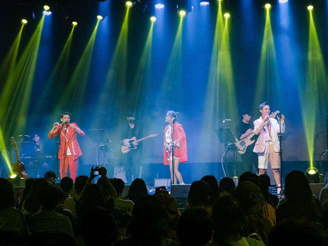 曾静玟日前领军团体「O.S.T泰雅的后代」开唱。（以马内利音乐工作室提供）