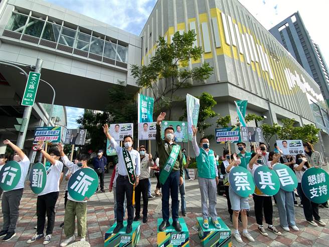 民进党台中市长候选人今天表示，卢市长若有总统梦，就应该让蔡其昌当台中市长。（张亦惠摄）