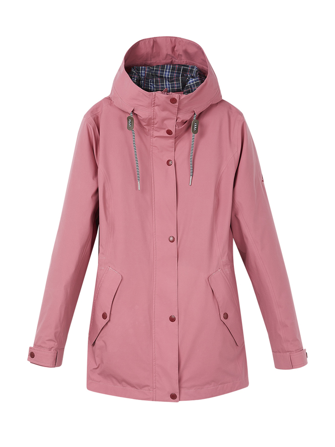 宏匯广场周年庆TRAVELER GORE-TEX防水外套女款，原价11,800元特价6,980元限量15件。（图／TRAVELER提供）