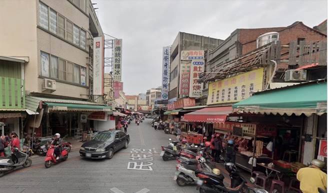 鹿港镇六头路池府王爷位于热闹的鹿港第一市场。（民眾提供／吴敏菁彰化传真）