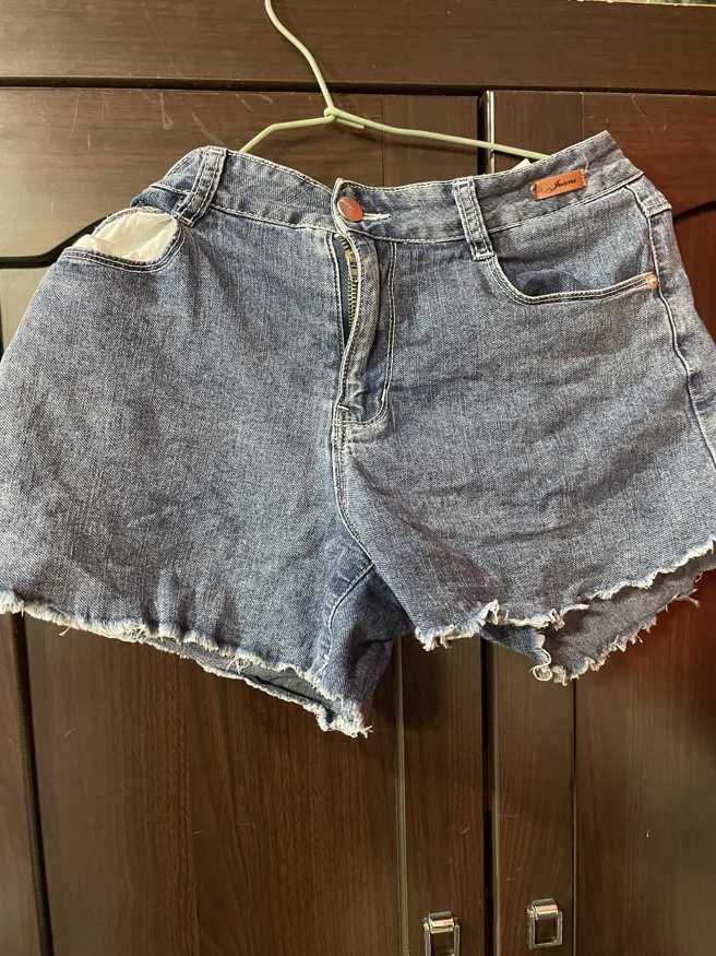 原PO于贴文中附上穿去上班的牛仔短裤。（翻摄爆料公社脸书）
