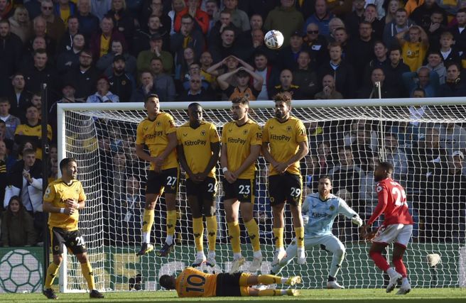 一般足球比賽的自由球。（美聯社資料照）