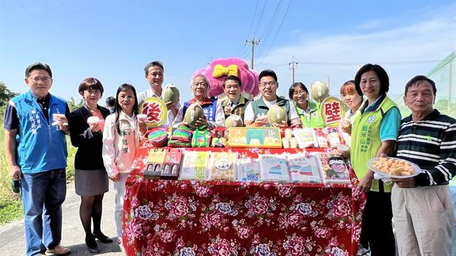 后壁区公所与竹新社区发展协会合作办理「竹新社区洋香瓜好时节」活动，于22日登场。（张毓翎摄）