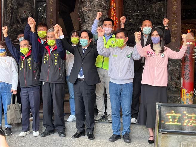 副总统赖清德回故乡万里帮林佳龙站台拜票。（王扬杰摄）