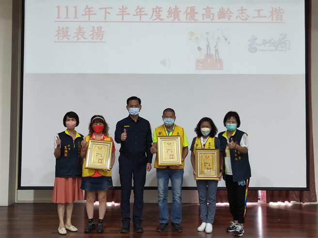 太平警分局于日前上午举办「111年度下半年志工中队联繫会报」，共计有60多位警察志工们参加（冯惠宜台中传真）