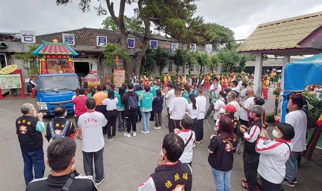 云林县虎尾福安宫「糖厂妈」，沿途拜访各宫庙及全台16座糖厂，预计10／28日回到虎尾。（虎尾福安宫提供）