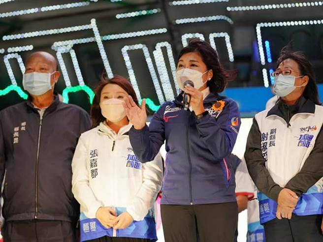 張麗善（右二）提未來願景「2030前進雲林」，希望雲林能夠加速前進。（摘自張麗善臉書／張朝欣雲林傳真）