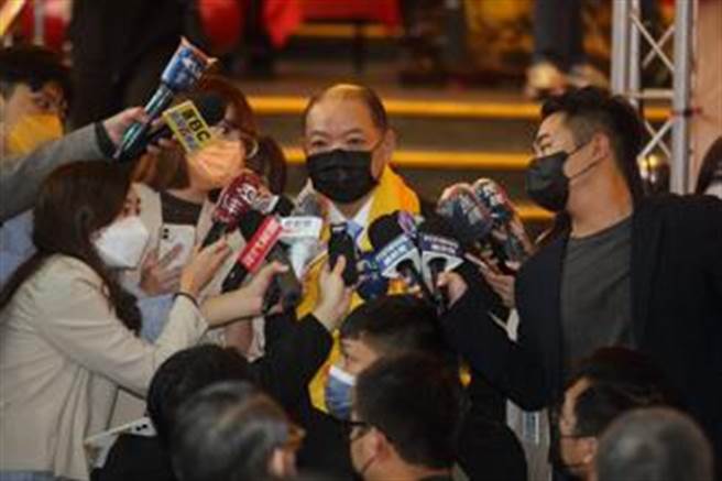 指与内湖分局长、徐国勇喜相逢吃饭  黄承国说话了(资料照片)