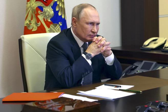 普丁对乌克兰占领区城市下达戒严令。(图/美联社)