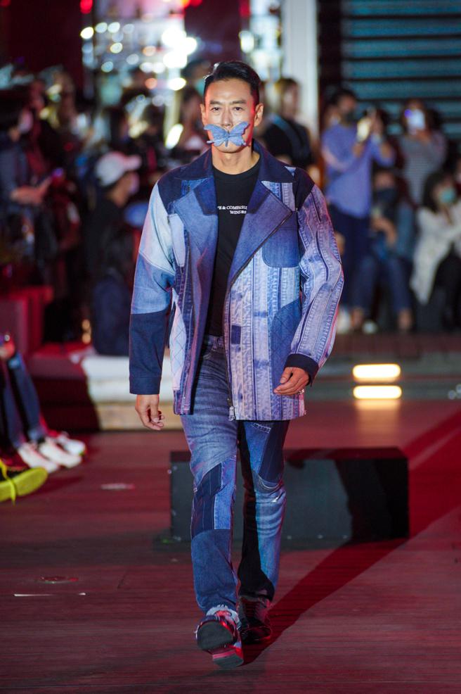 艺人加贺美智久为Story Wear走秀，秀上模特嘴上的蝴蝶，象徵着气候变迁。（Story Wear提供）