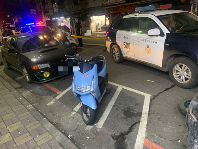 警方获报后于2小时内在五股区水碓路将连嫌缉捕归案。(警方提供)