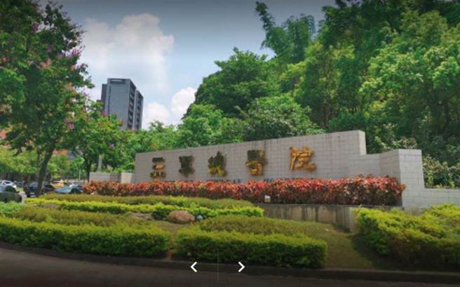 北市内湖某国小惊传小6学童坠楼，全身受创送医送三总急救。(中时资料库)