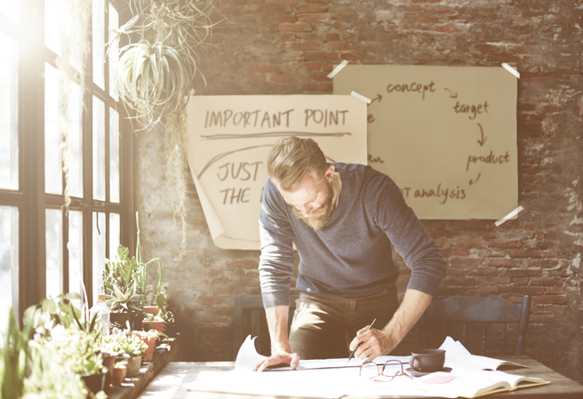 生肖鼠、生肖兔、生肖馬有機會利用斜槓賺到錢，拓展事業的另一春。（示意圖／Shutterstock）