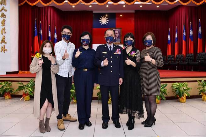 警政署表扬年度绩优交警义警。（翻摄照片／林郁平）