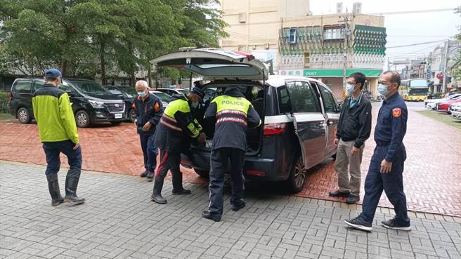 宜兰县警察局三星分局19日整装带队出发，前往救援。（宜兰县警察局提供／吴佩蓉宜兰传真）