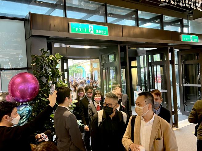 新光三越信义新天地周年庆今（20日）登场，化妆品业种最热门。（吴奕萱摄）