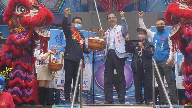国民党主席朱立伦到新庄替议员候选人黄圣超站台。（吕健豪摄）