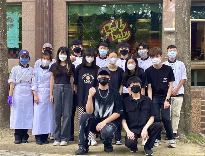 义守大学「营运实务」课程，提供实习餐厅让年轻学子做老板，建立美食舞台，让义大生厨艺能够尽情挥洒。(义守大学提供／林雅惠传真)