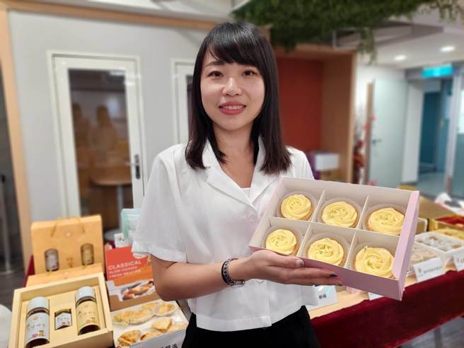 「2022新北严选」歷经2个多月的网路票选与专家评审后，评选出46件特色商品和31间美食名店。（陈慰慈摄）