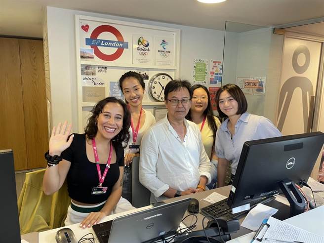 龙华科大应外系学子伦敦职场实习满载而归。(校方提供／蔡依珍桃园传真)