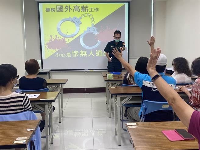 国门重启后，移民署的业务量也增加，南一站对此强化志工及通译的教育训练。（移民署南区事务大队提供／李俊淇台南传真）