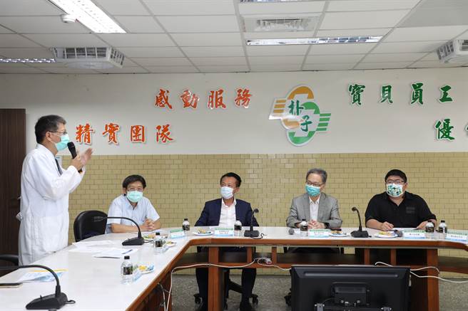 嘉义县长翁章梁、立委蔡易余争取次医疗区重画分，日前曾邀卫福部长薛瑞元至嘉义县听取简报。（嘉义县政府提供∕吕妍庭嘉义传真）