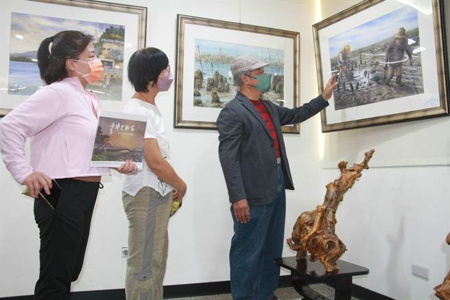 「彩绘金寧之美」画展除了展出山光水色画作，也有古厝、老旧房子、风狮爷等题材，每一幅作品都蕴藏了杨老师对原乡的热爱(图／金寧乡公所提供)