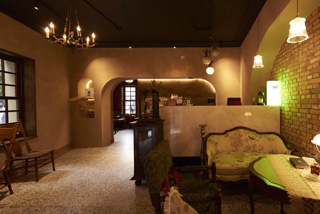 台北市万华区的歷史建筑「青云阁」20日举办开幕仪式。图为「青云阁」内部景象。（文化局提供／张芷瑜台北传真）