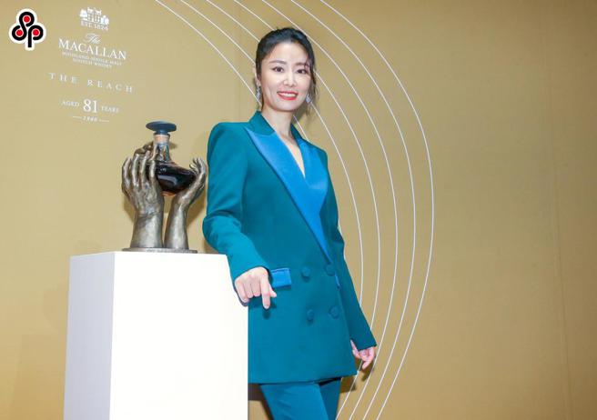 林心如是麦卡伦粉丝，为《麦卡伦 时代迴廊 特展》开幕记者会站台。（粘耿豪摄）