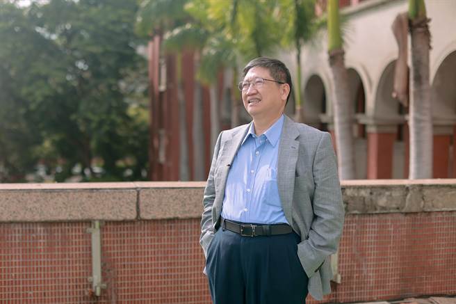 新竹县长杨文科被誉招商王，既能开源也懂节流，打理新竹县财政有一套。（新竹县府提供／邱立雅竹县传真）