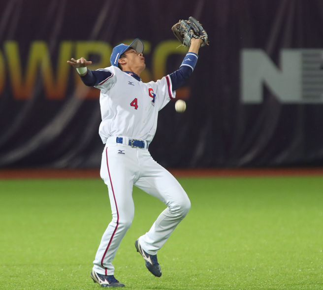 U23中华队林岳谷2局发生接球失误。（郑任南摄）