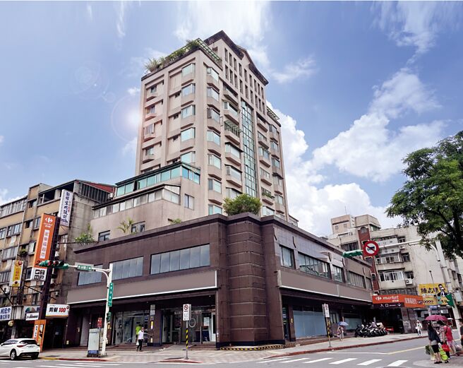 瑞普莱坊标售台北市东湖银行金店面。图／瑞普莱坊提供