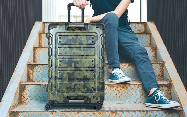 CROWN悍马箱新色登场。图／业者提供