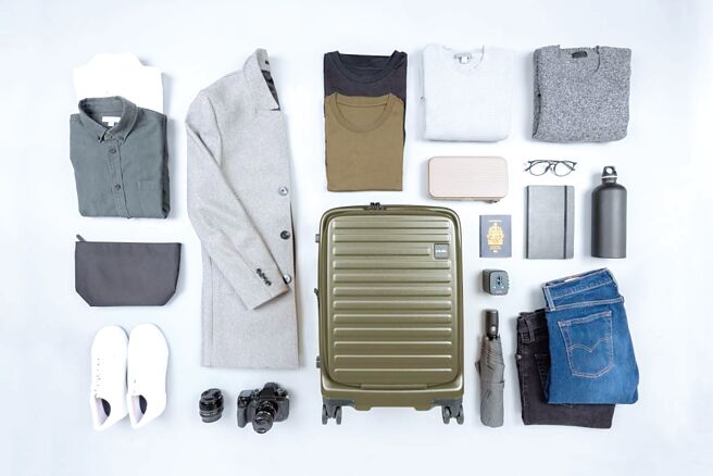 邊境解封衝一波！LOJEL搶「仙」起飛，重磅推出綠植質感色「仙人掌綠」，拉上一咖超有Feel。圖／業者提供