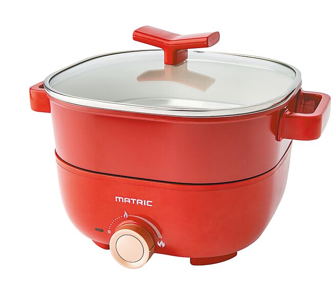 全联居家志松木3L蒸鲜煎煮三用料理锅，售价2980元、特价1699元。（全联提供）