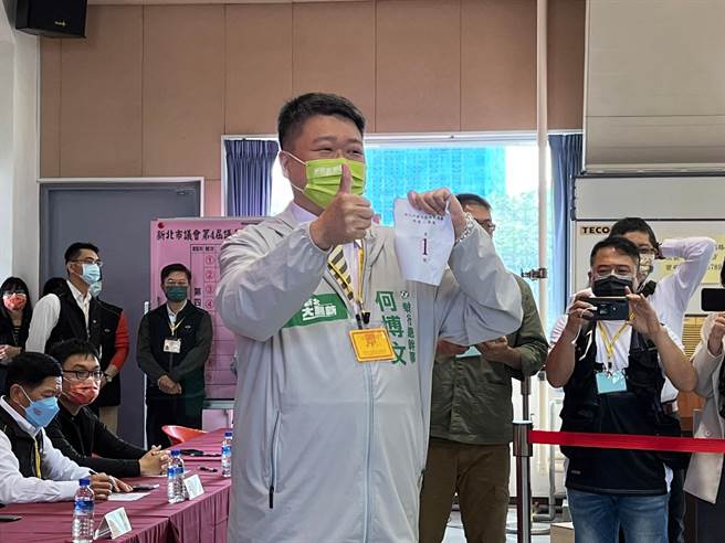 何博文抽出一号时兴奋高喊「爽啦！」。（李奇叡摄）