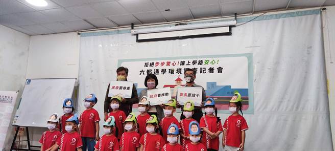 据统计，近5年全国共有2269名12岁以下儿童在上下学途中死伤、平均每一天有1.24名孩子伤亡。（林良齐摄）