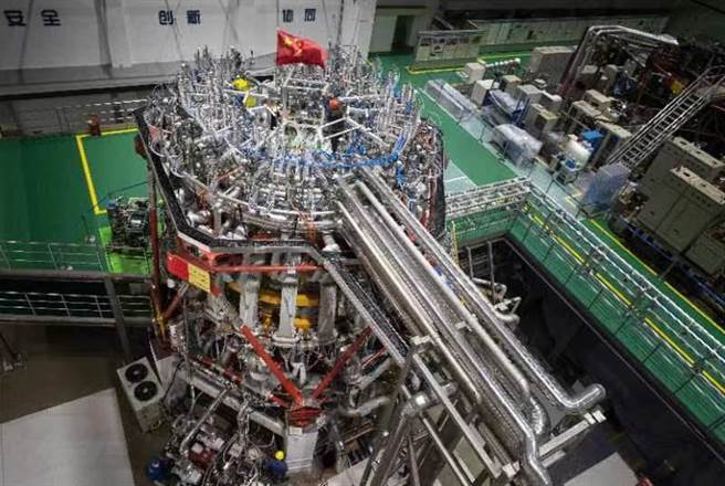 大陆人造太阳再获突破性进展，可控核融合装置运行刷新纪录。图为新一代「人造太阳」装置。（大陆环球网）