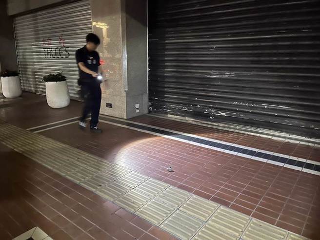 大立百貨前槍擊案外案！槍手與友返家「衰男遭查獲毒品逮捕」。(警方提供)