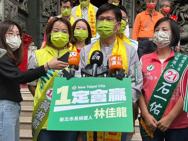 林佳龍再批新北耶誕城把歡樂建築在當地居民痛苦上。（王揚傑攝）