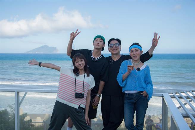 《花甲少年趣旅行》第2季由黃姵嘉（左起）、「小樂」吳思賢、高捷、王彩樺結伴去旅遊。（MyVideo提供）