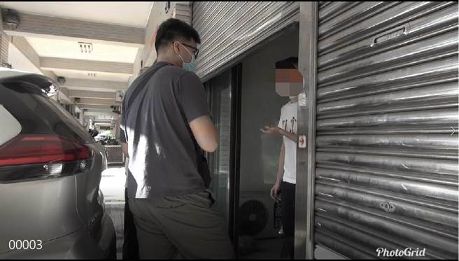 萧女因同业关系与23岁陈姓男子结识，陈男却是集团收簿手，提供金融帐户给上游洗钱使用，遭警查获逮捕。（翻摄照片／崔正纲高雄传真）