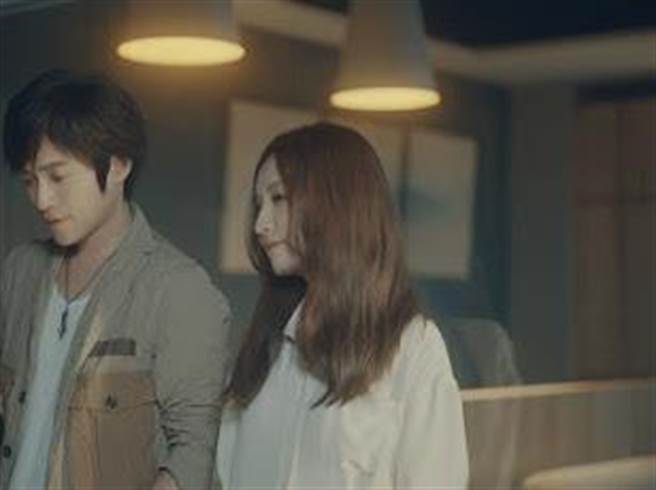 五月天怪獸為法蘭跨刀拍攝〈那種朋友〉MV。（相映國際提供）