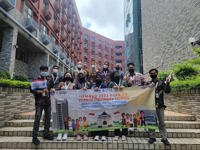 元智大学印尼受奖生校园合影。(教育部提供／李侑珊台北传真)