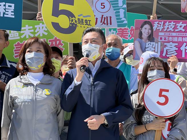 林智堅也強調，選舉要選賢與能，他讚沈慧虹是「飽穗的稻子，頭犁犁」，對手則是「無料的人，氣噗噗」（王惠慧攝）
