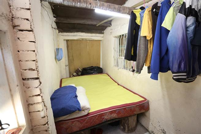 恒春基督教医院院长黄健荣闻讯后，跨界媒合中科院九鹏基地携手为孩子修缮房间，在地方传为美谈。图为修缮前。（恒基提供／谢佳潾屏东传真）